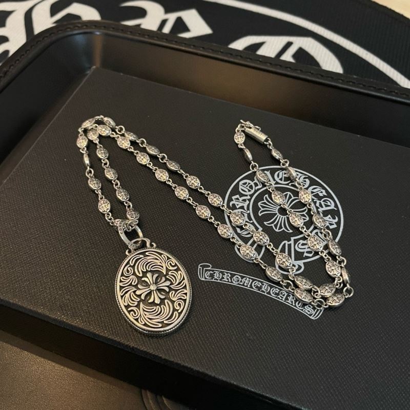 Ch*0me He**ts necklaces